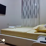 Villa 7 *