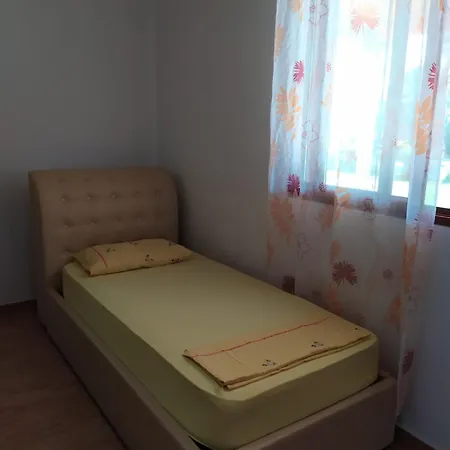 Villa 7 *