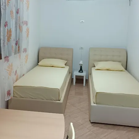 7 Villa Divjake